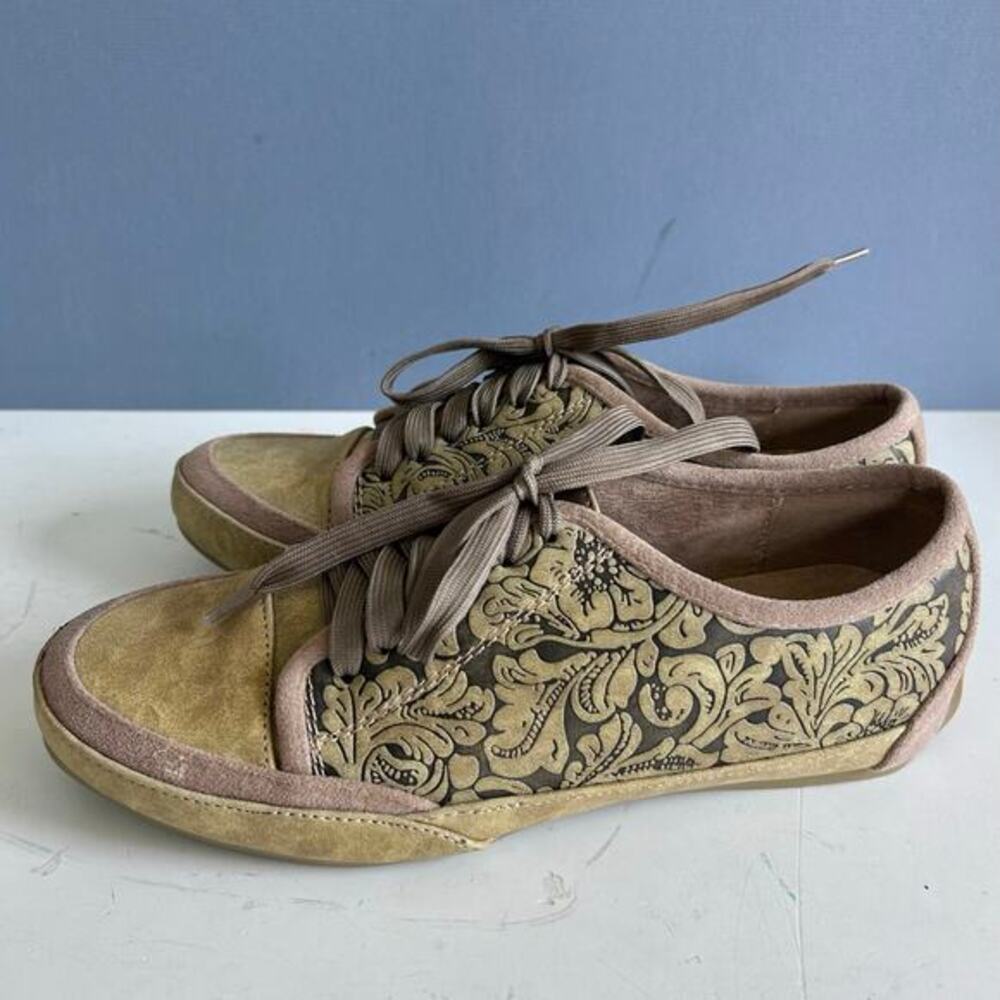 PATRIZIA Spring Step sneakers women's size 7.5 - 8‎ leather tooled carved green
